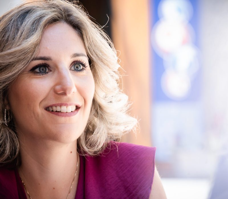 Portrait zoomé de la formatrice Ennéagramme Cécile Flora